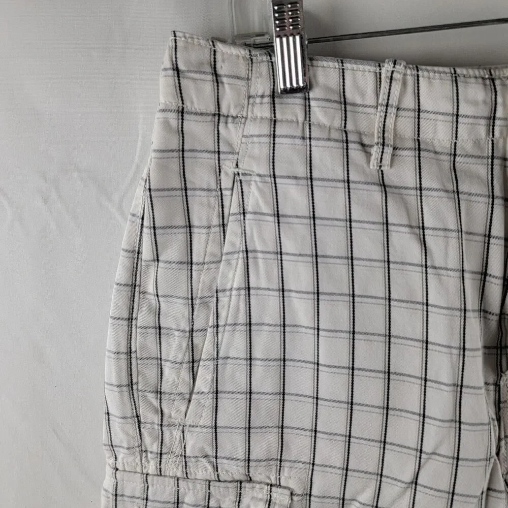 Levi Strauss & Co Shorts Mens 30x10 White Cargo Pockets Relaxed Outdoors Gorp
